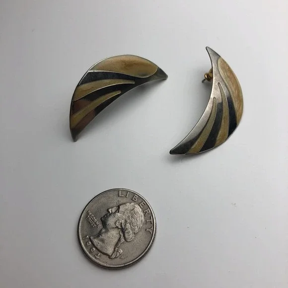 Vintage Two-Tone Crescent Earrings - Picture 4 of 4
